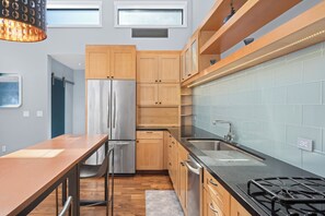 顶层房 (Rooftop) | 私人厨房 | 迷你冰箱、茶具/咖啡用具