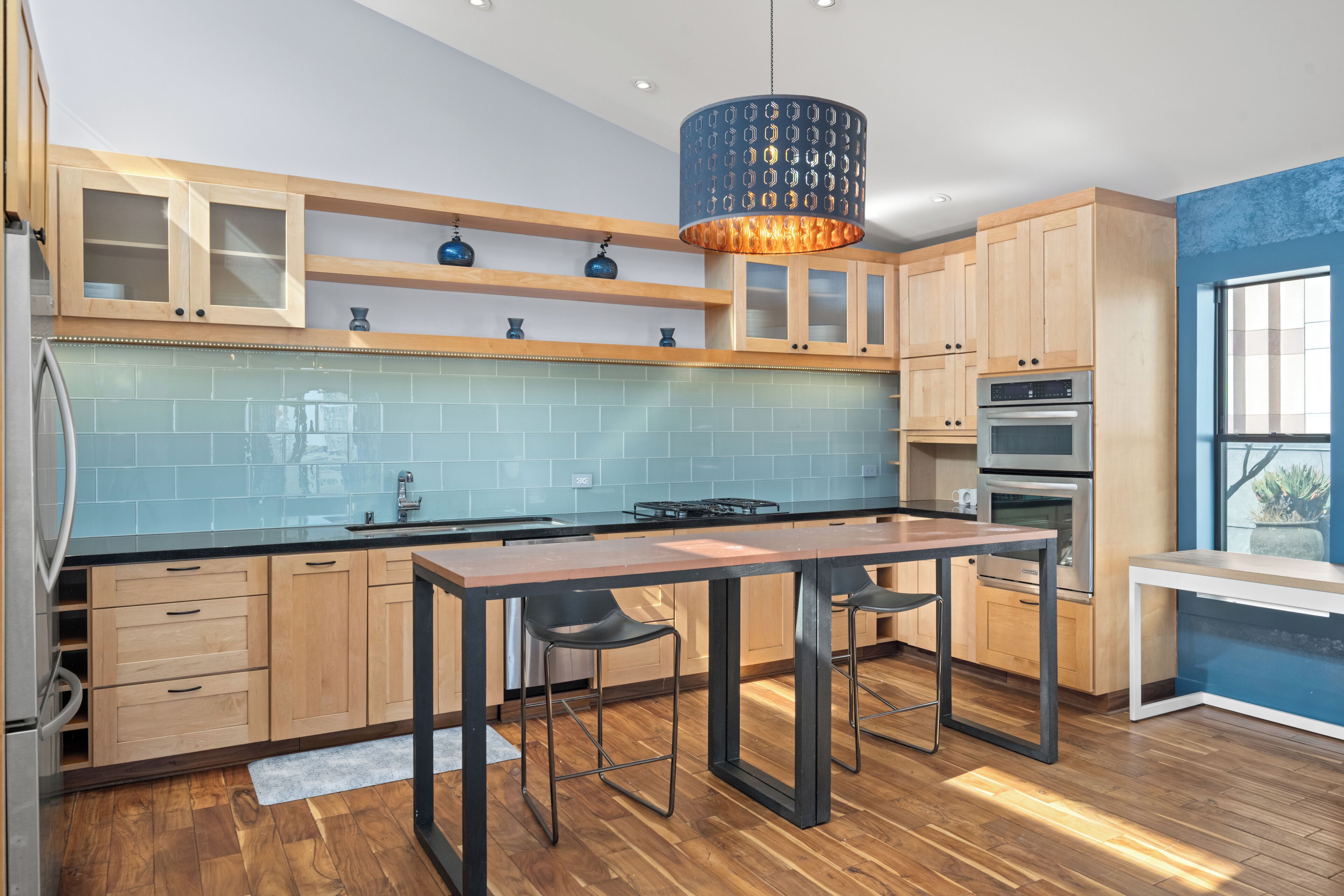 Penthouse (Rooftop) | Private kitchen | Mini-fridge, coffee/tea maker