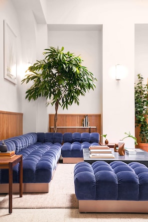 Lobby lounge