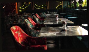 2 restaurants; breakfast and dinner served  - Grovefield House Hotel By Uno -FREE PARKING (Slough)