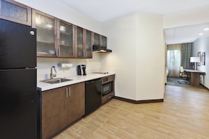 1 habitación, escritorio, cortinas blackout y insonorización