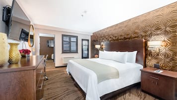 Suite, 1 King Bed, Balcony | Pillowtop beds, in-room safe, desk, laptop workspace