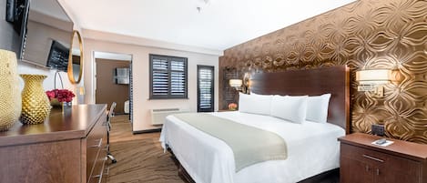 Suite, 1 King Bed, Balcony | Pillow-top beds, in-room safe, desk, laptop workspace