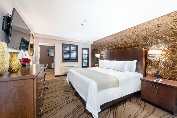 Suite, 1 King Bed, Balcony | Pillow-top beds, in-room safe, desk, laptop workspace