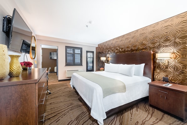 Suite, 1 King Bed, Balcony | Pillowtop beds, in-room safe, desk, laptop workspace