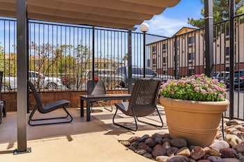 Outdoor pool, open 9:00 AM to 8:00 PM, free cabanas, sun loungers at Ellis Island Hotel