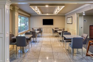 Desayuno bufé gratuito