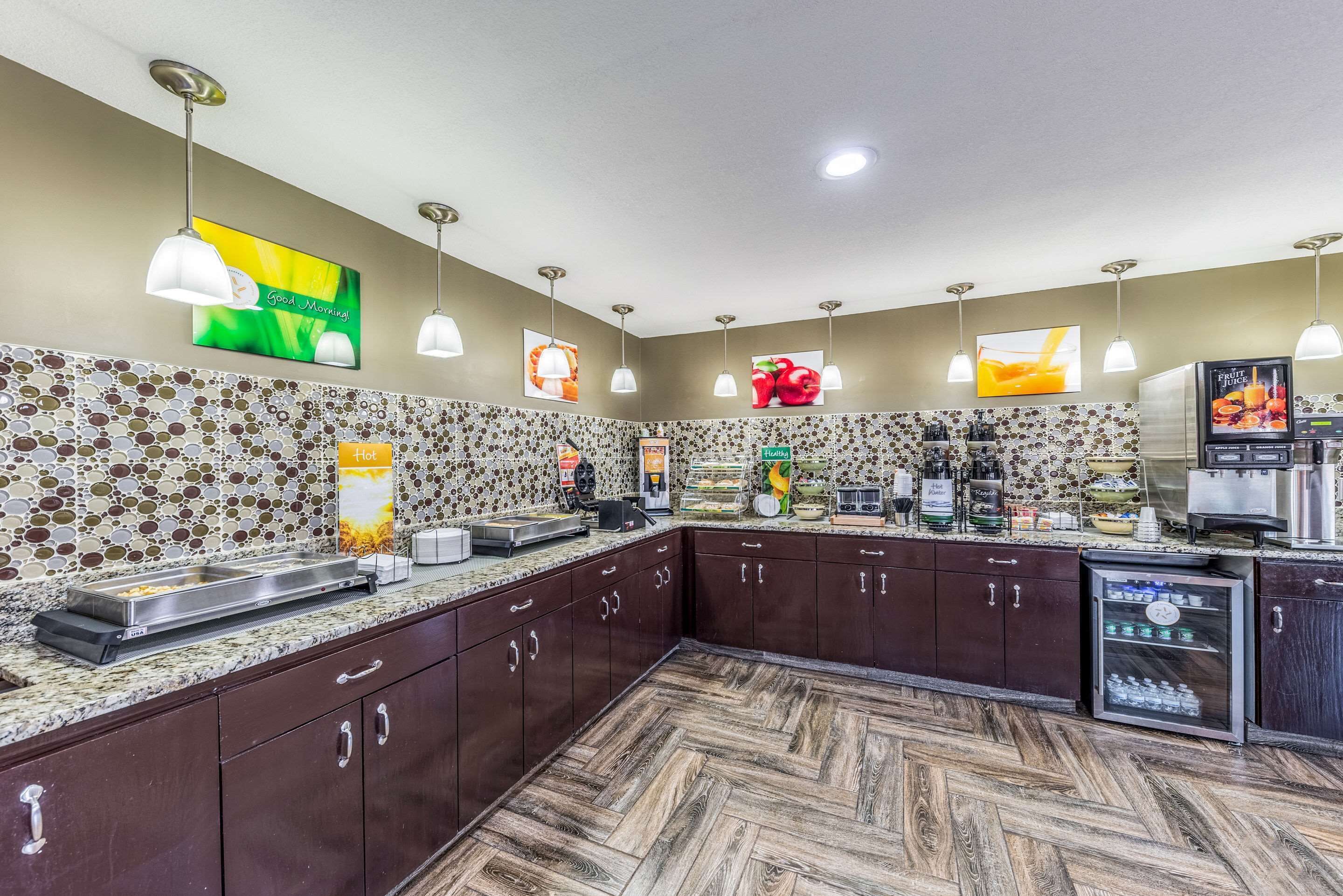 free daily full breakfast