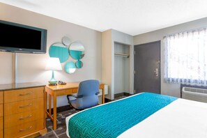 In-room safe, desk, iron/ironing board, free WiFi