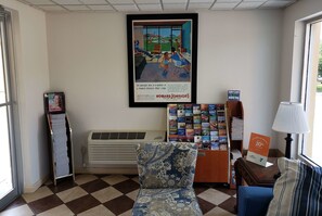 Lobby - Howard Johnson by Wyndham Virginia Beach (Virginia Beach)