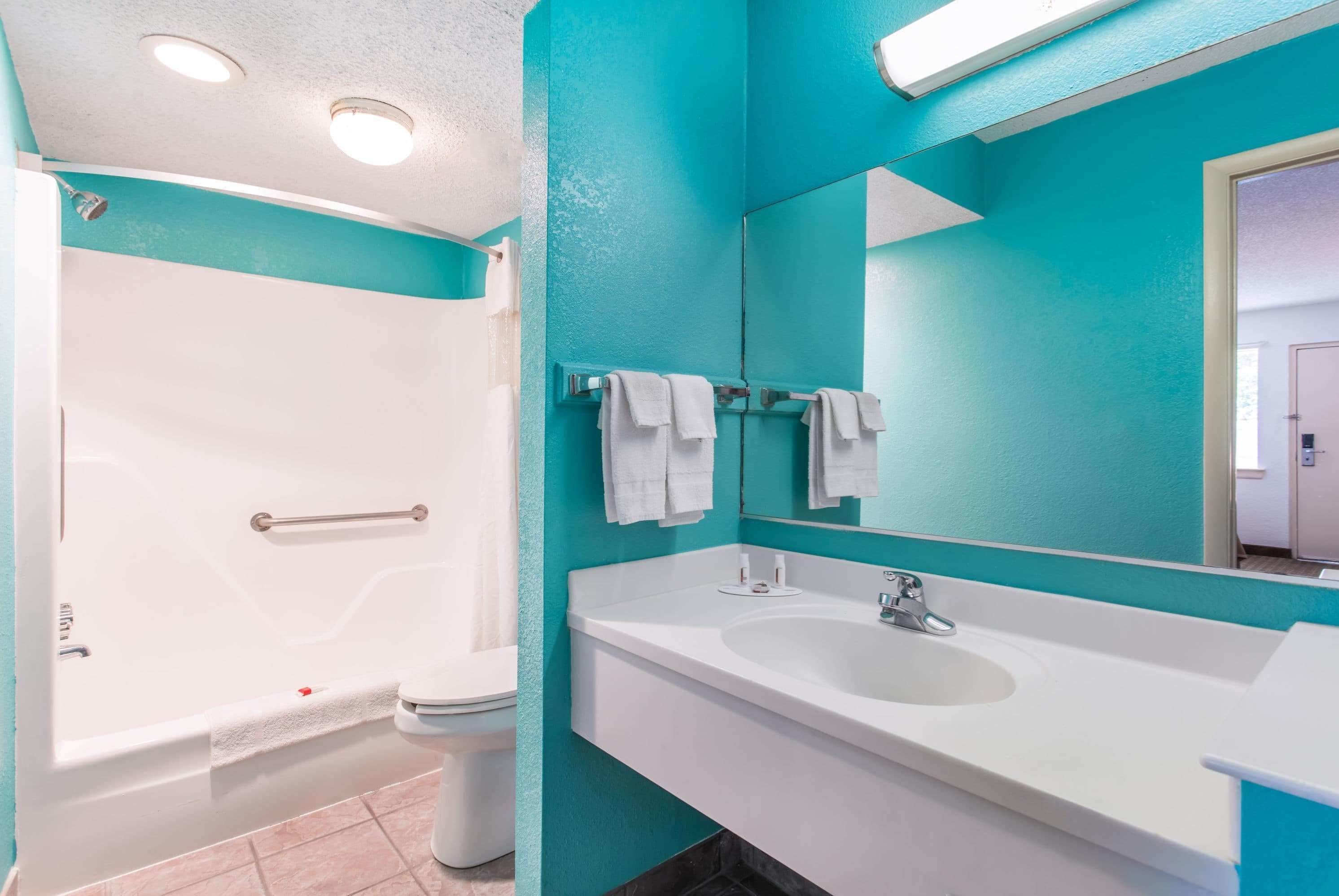 Photo - Howard Johnson by Wyndham Virginia Beach