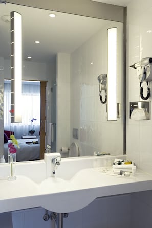 Ducha y bañera combinadas y artículos de higiene personal ecológicos