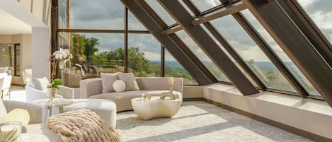 Couples treatment rooms, steam room, body treatments, hot stone massages