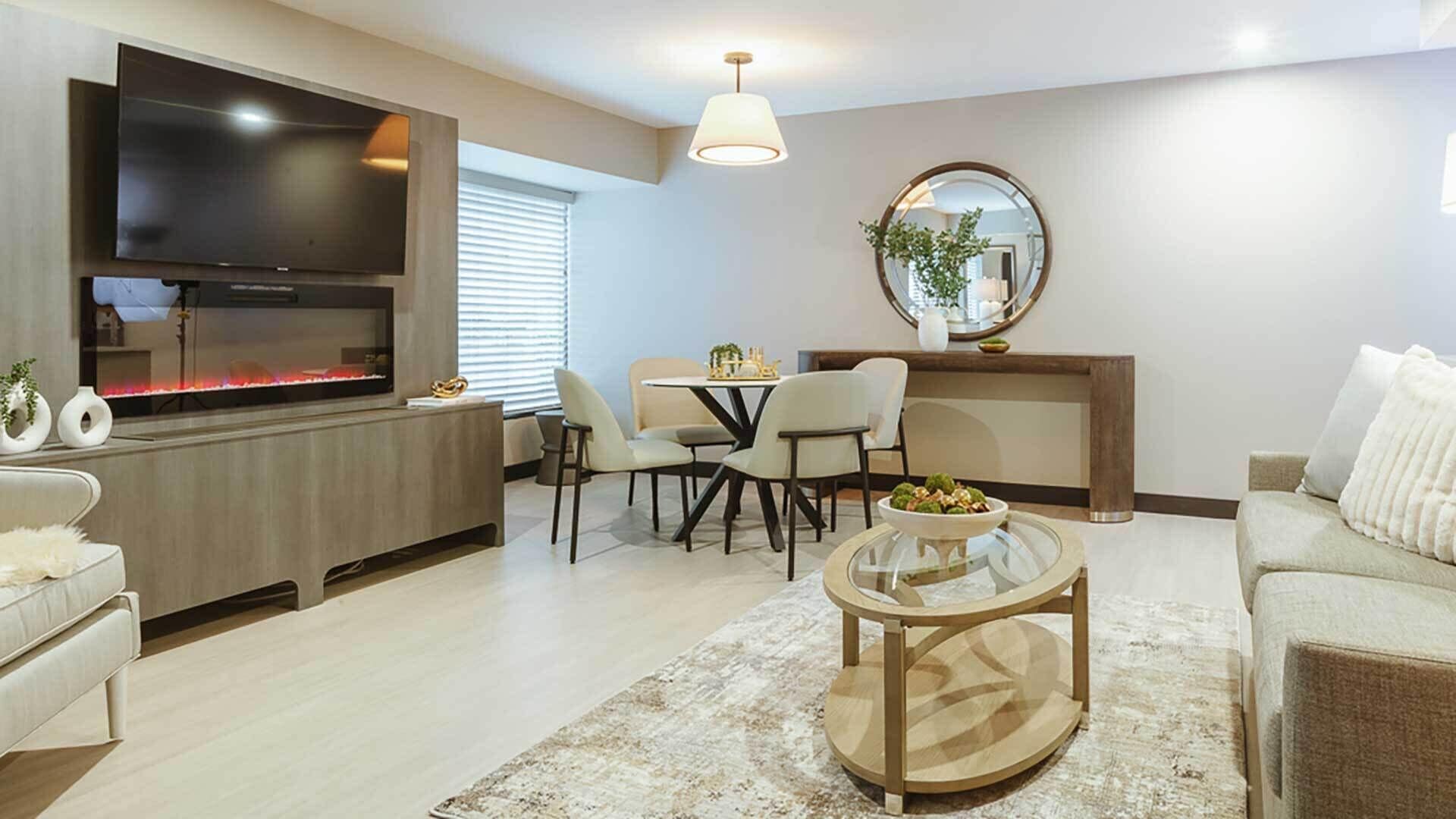 executive suite, 1 king bed | minibar, in-room safe, desk, laptop workspace