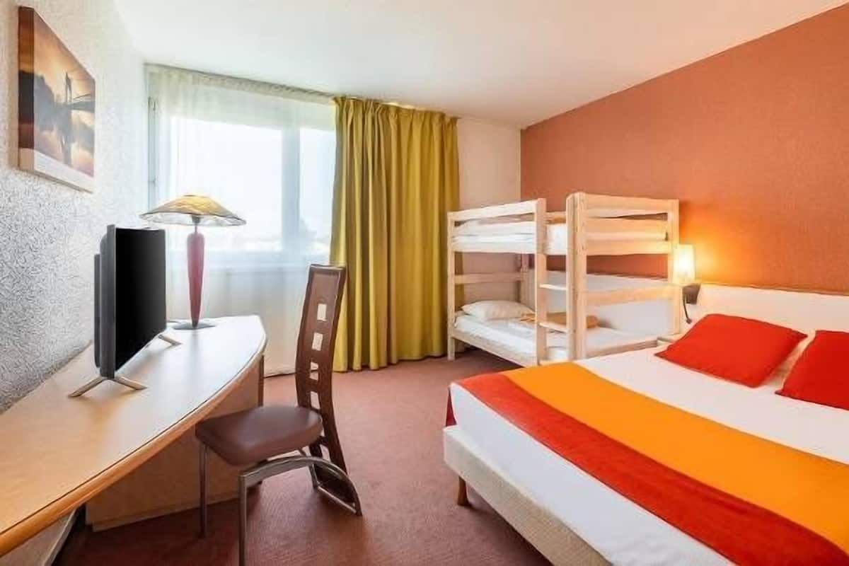 Chambre Quadruple Familiale | Bureau, rideaux occultants, chambres insonorisées