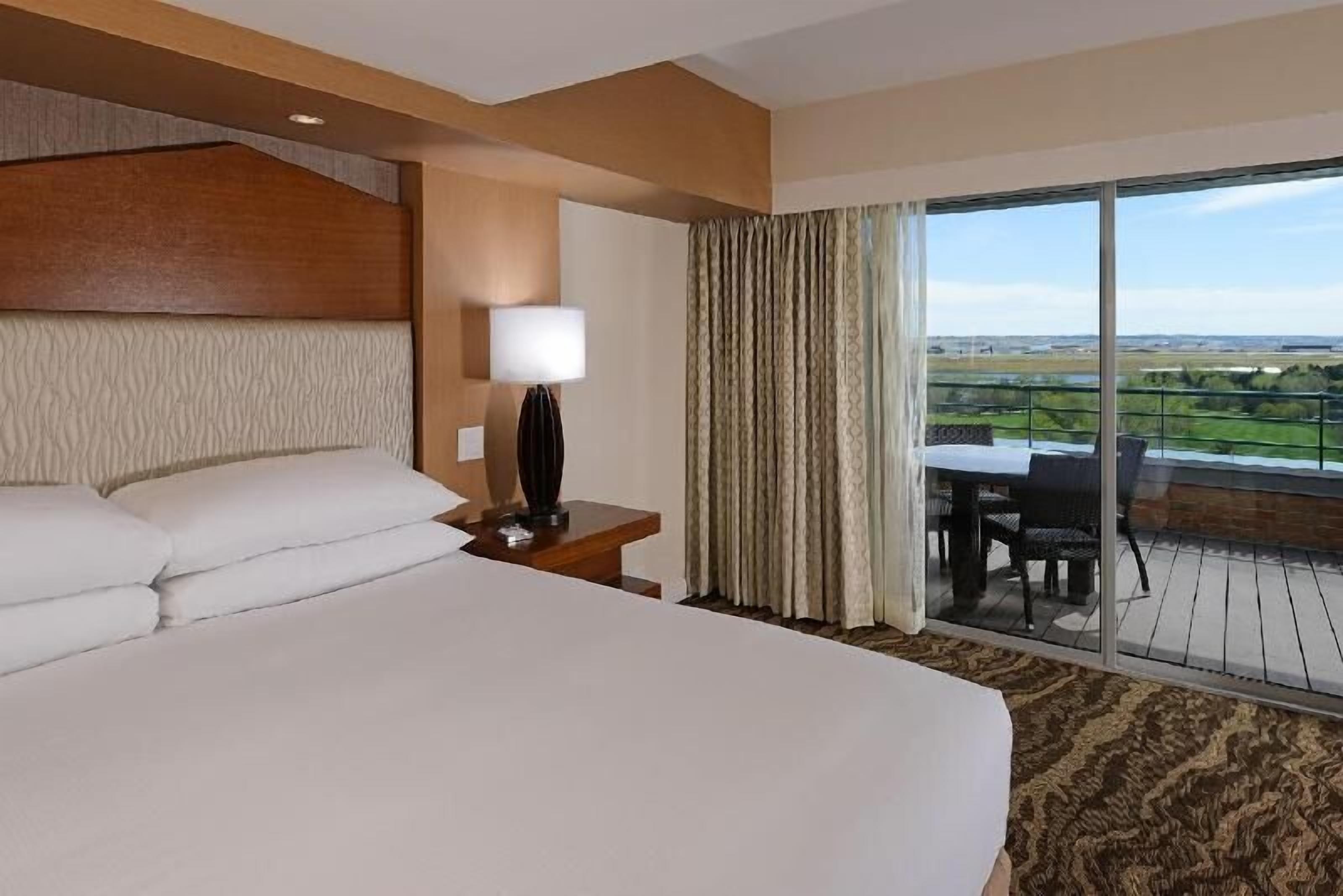 Egyptian cotton sheets, premium bedding, pillow-top beds, in-room safe
