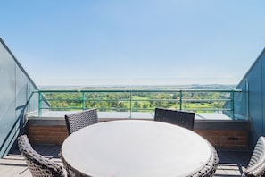 Studio Suite, 1 King Bed, Balcony | Balcony view