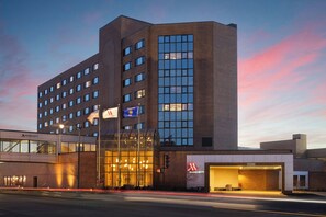 Exterior - Oshkosh Marriott Waterfront Hotel & Convention Center (Oshkosh)