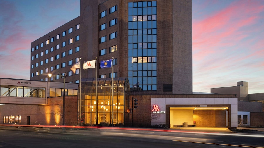 Oshkosh Marriott Waterfront Hotel & Convention Center