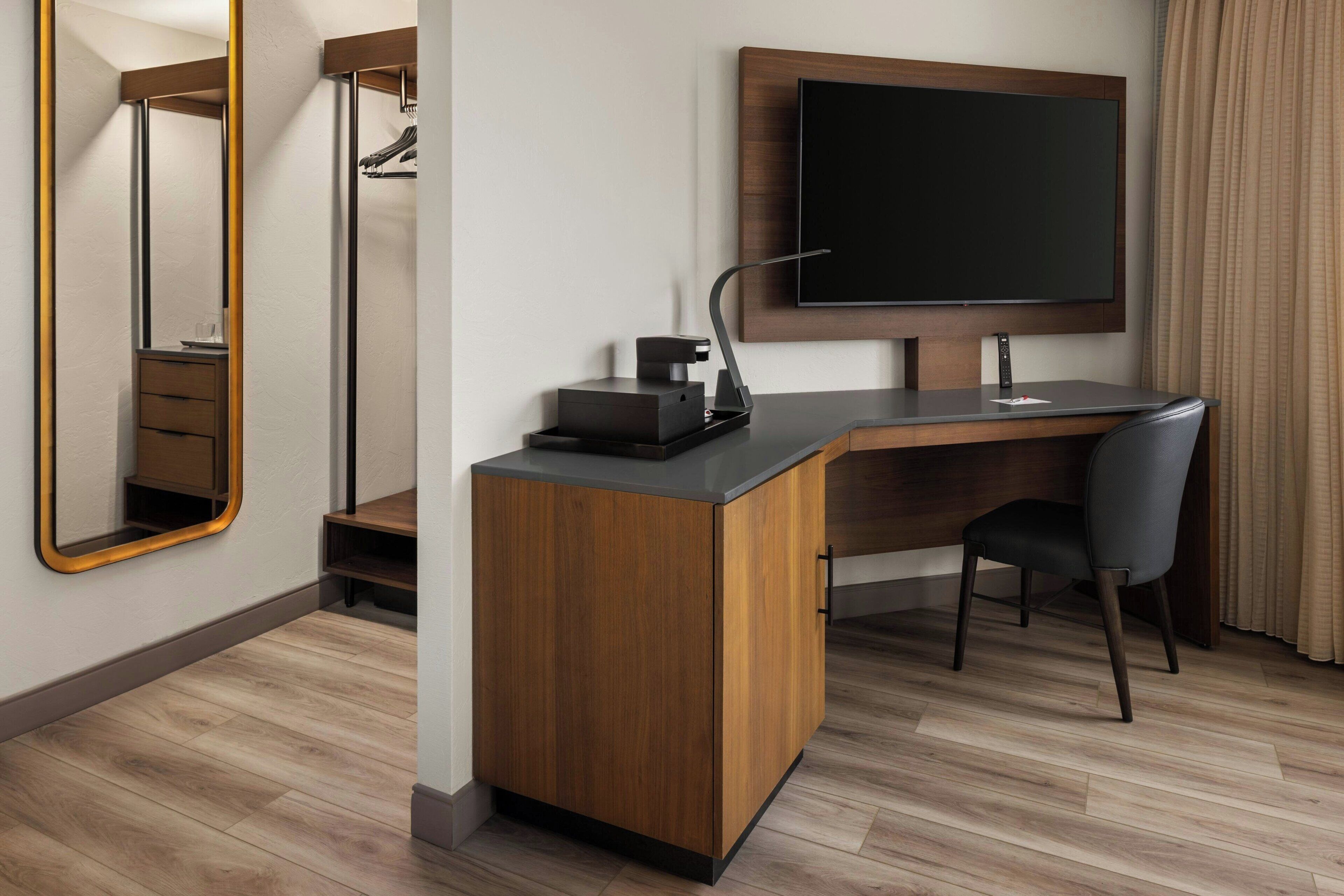 deluxe room, 1 king bed (view) | egyptian cotton sheets, premium bedding, pillow-top beds, desk