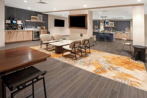 Lounge - Oshkosh Marriott Waterfront Hotel & Convention Center (Oshkosh)