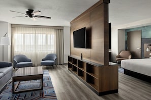 55-inch flat-screen TV with cable channels, TV - Oshkosh Marriott Waterfront Hotel & Convention Center (Oshkosh)