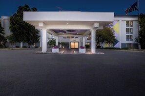 Vista frontal de la propiedad