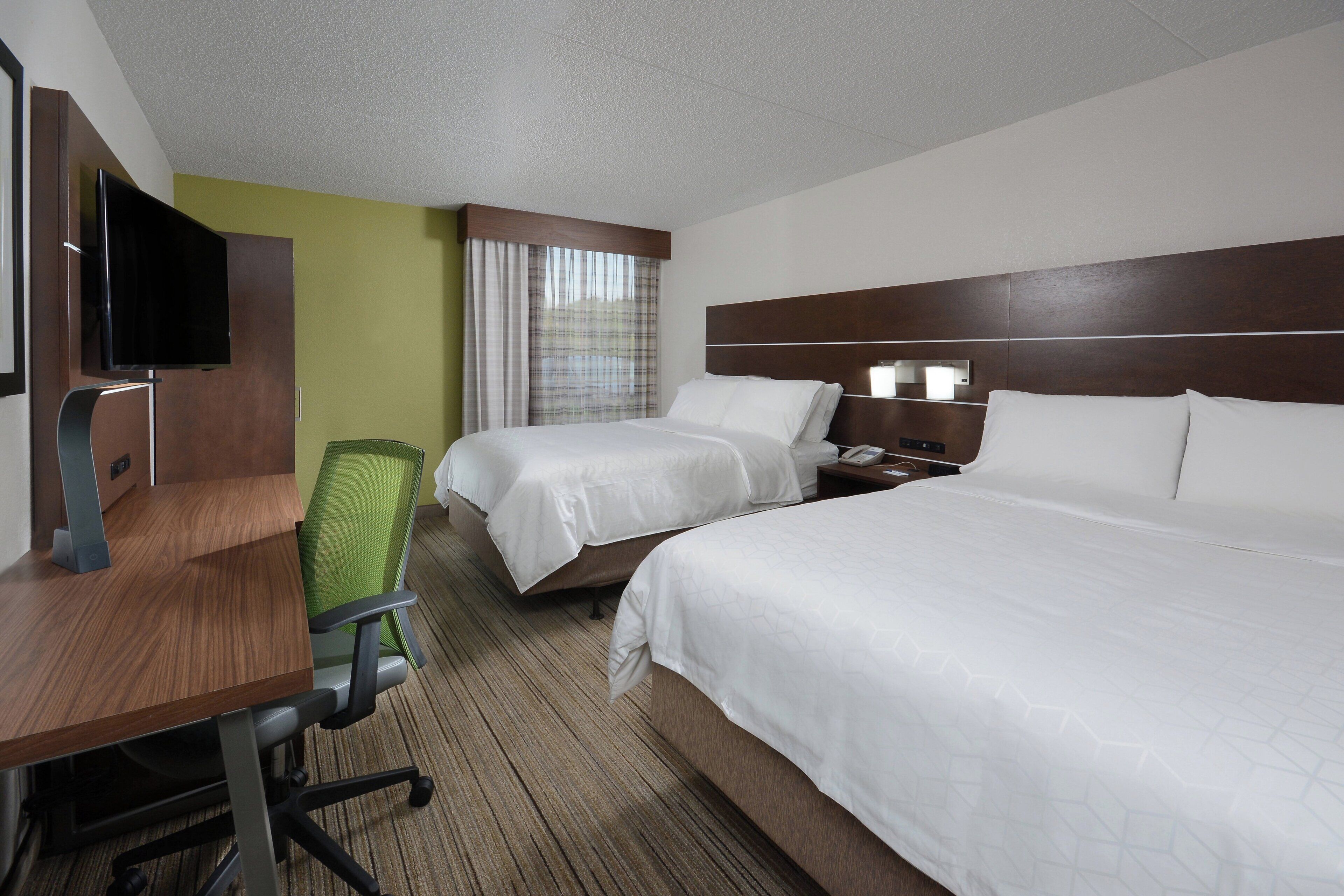 Premium bedding, in-room safe, desk, iron/ironing board