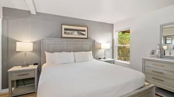 Appartamento Deluxe, 1 letto king con divano letto (Bay Front 1 Bedroom King Suite Condo) | Biancheria da letto di alta qualità, con stile personalizzato