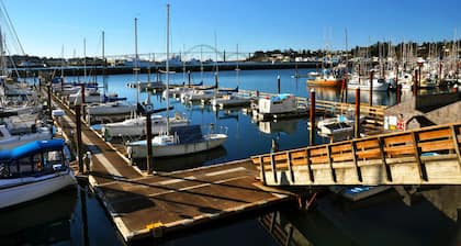 Embarcadero Resort Hotel & Marina