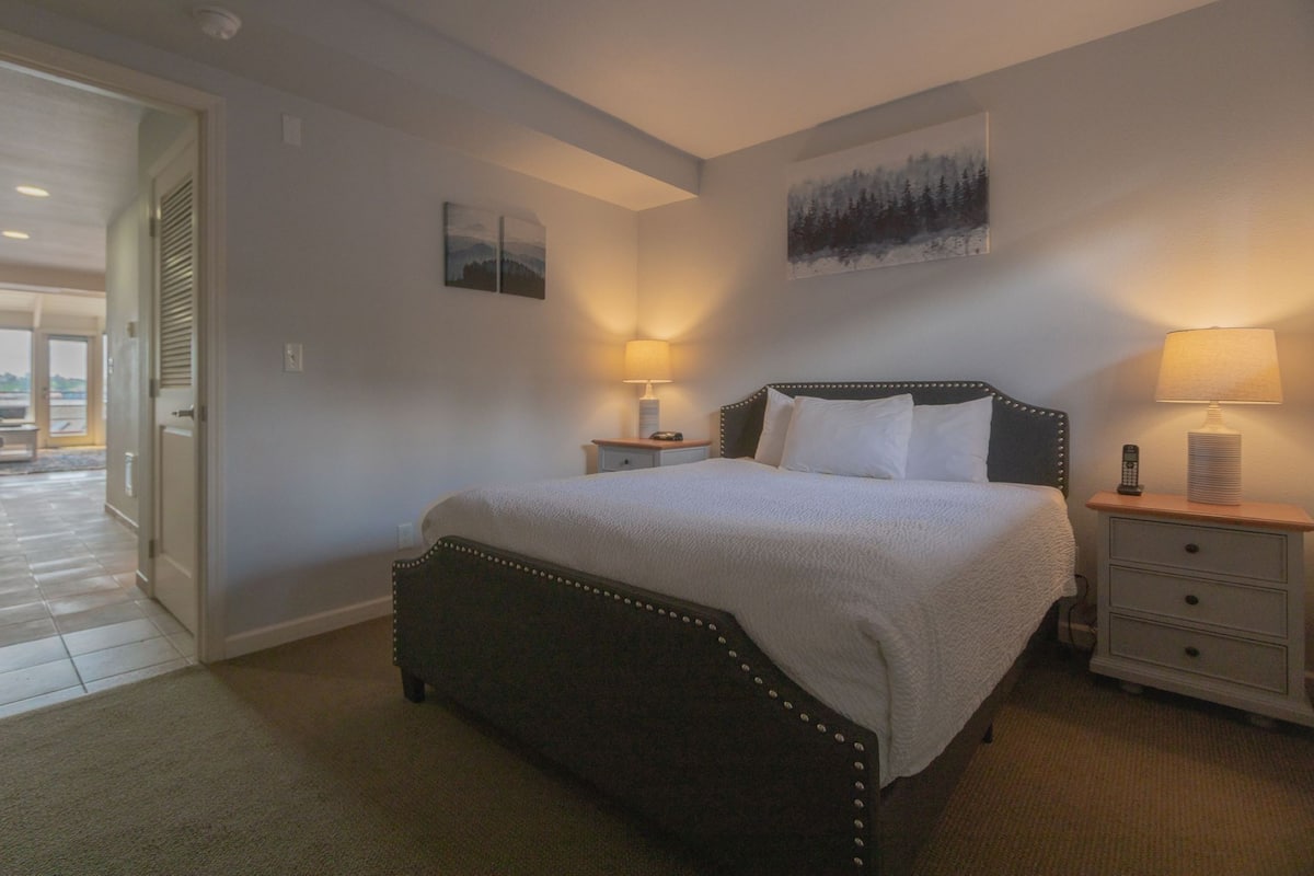 1 bedroom, premium bedding, individually decorated