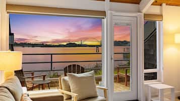 Deluxe Condo, 1 Queen Bed with Sofa bed, Bay View (Bay Front 1 Bedroom Queen Suite Condo) | View from room