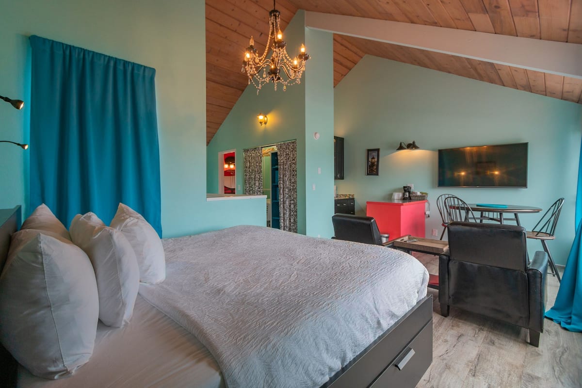 1 bedroom, premium bedding, individually decorated