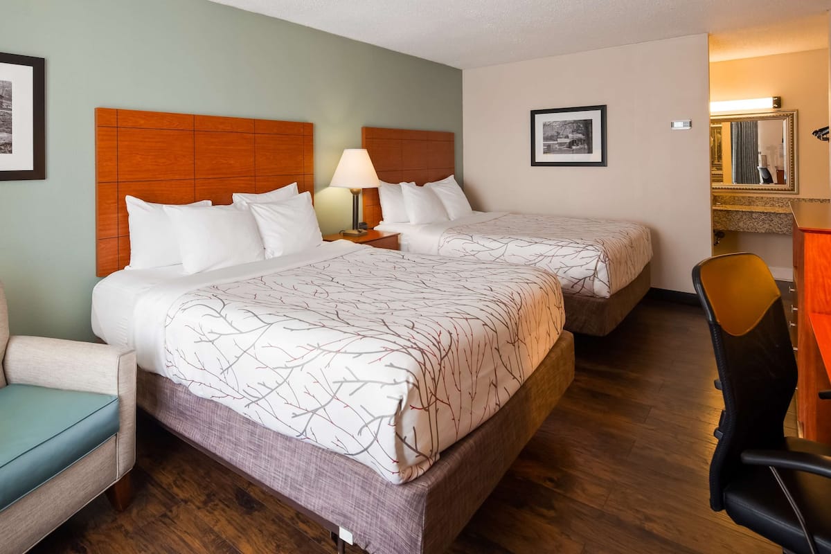 1 Schlafzimmer, hochwertige Bettwaren, Zimmersafe, individuell dekoriert