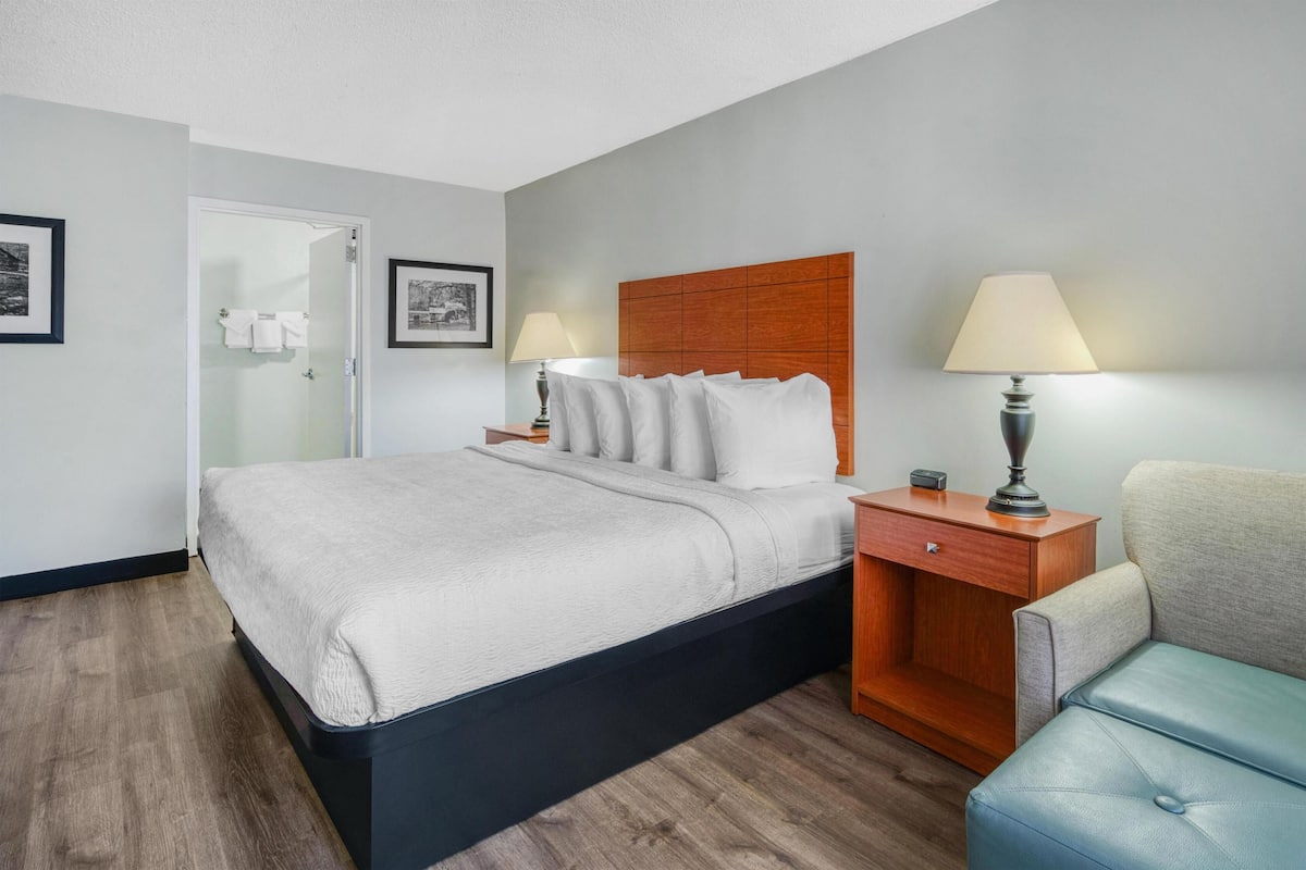 1 quarto, roupas de cama premium, cofres nos quartos