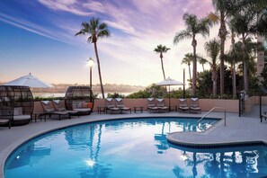 Outdoor pool - Newport Beach Marriott Bayview (Newport Beach)