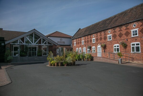 숙박 시설 정면