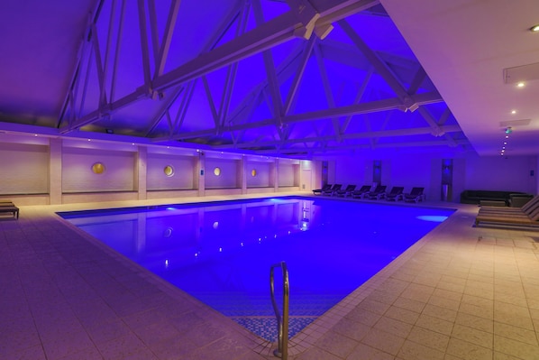 Indoor pool, sun loungers - The Telford Hotel, Spa & Golf Resort (Telford)