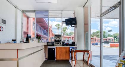 OYO Hotel Mustang Silverspring FL