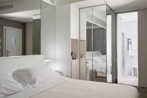 Suite with Air Conditioning
