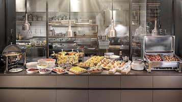 Desayuno buffet (CHF 35 por persona)