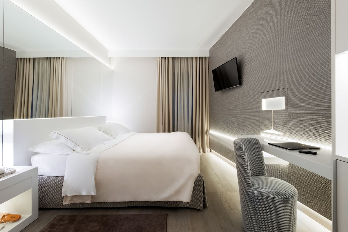 Double Room with Air Conditioning