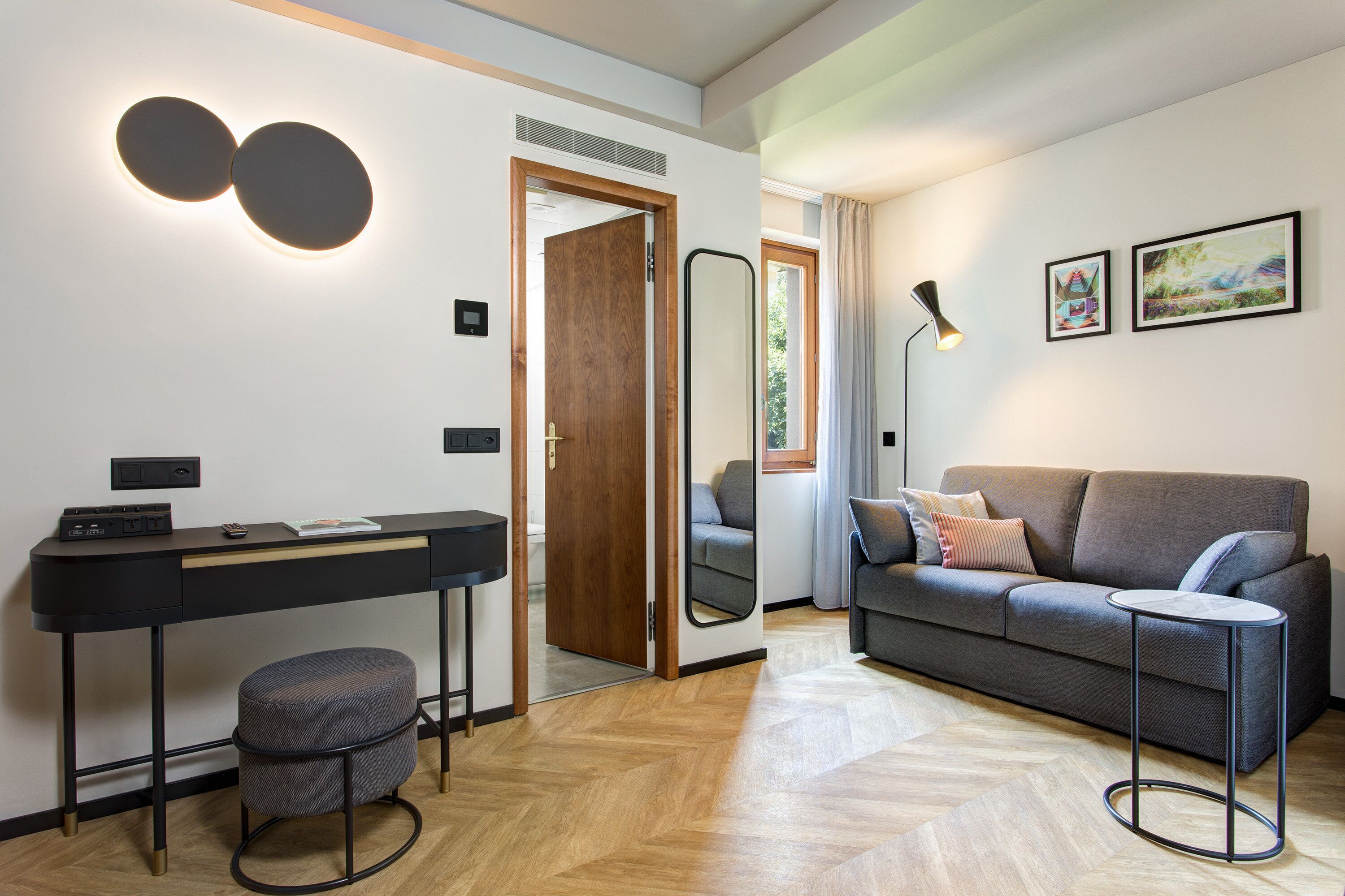 premium bedding, down duvets, minibar, in-room safe