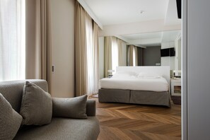 Premium bedding, down comforters, minibar, in-room safe - LUGANODANTE Boutique & Lifestyle Hotel (Lugano)