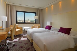 Hypo-allergenic bedding, in-room safe, individually furnished, desk