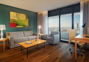 Executive Suite, 1 Bedroom, City View | Living area