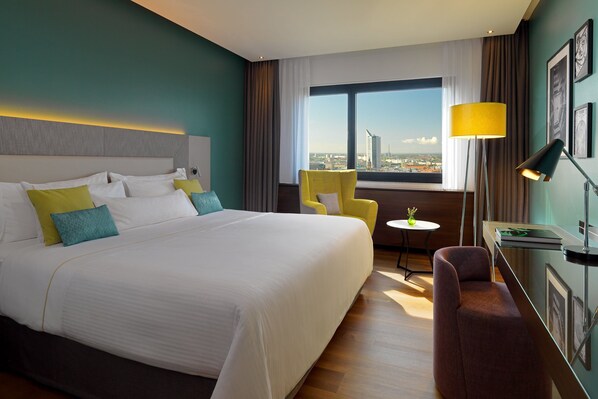 Grand Room, 1 King Bed, City View