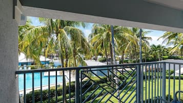 Premium bedding, desk, iron/ironing board, free cribs/infant beds