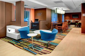 Lobby - Fairfield Inn & Suites by Marriott Atlanta Alpharetta (Alpharetta)