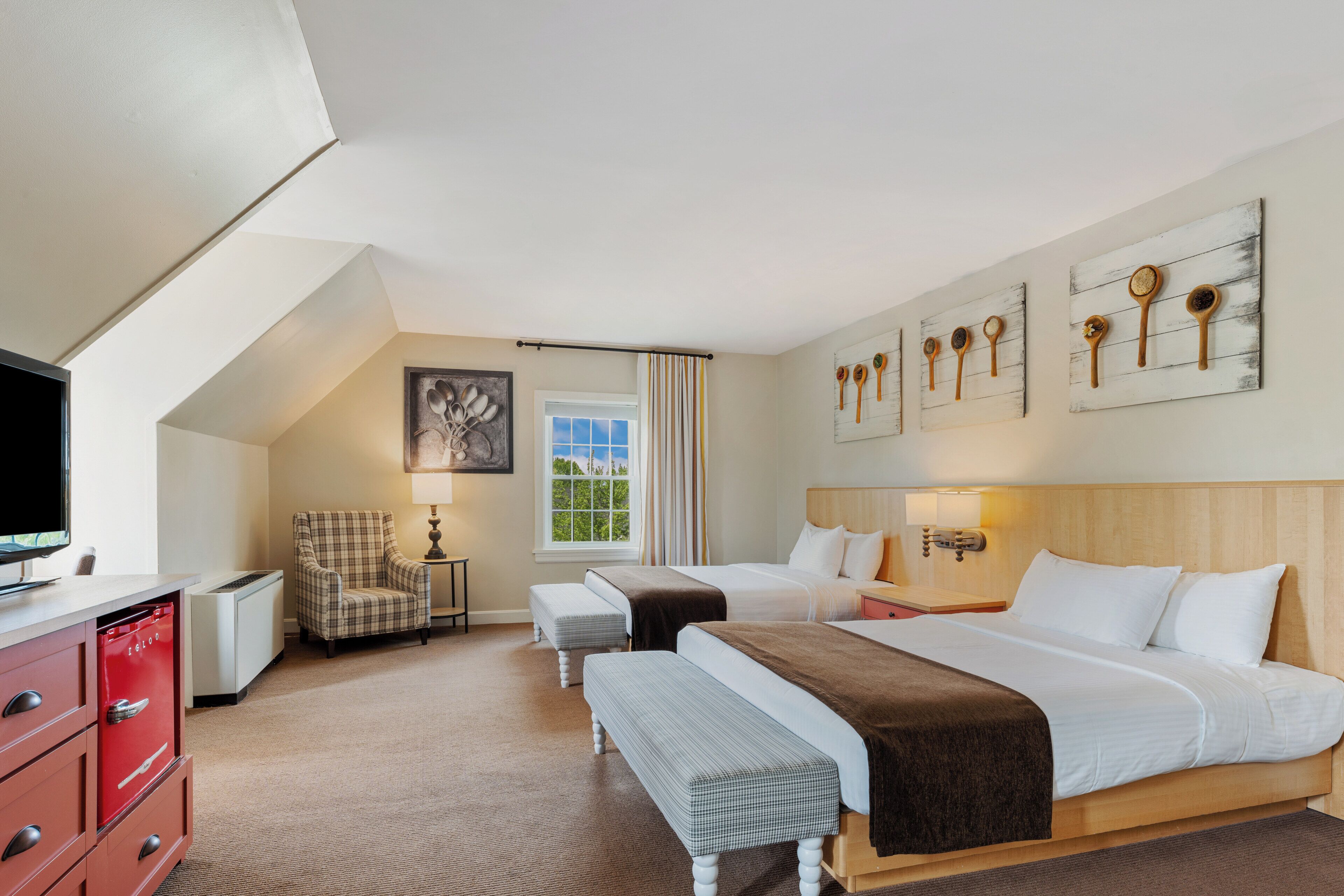 Premium bedding, pillow-top beds, in-room safe, individually decorated